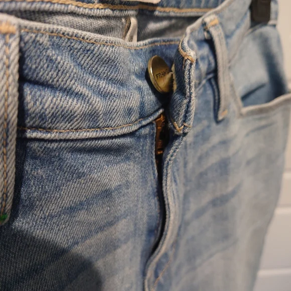 FRAME Le High Straight Jean